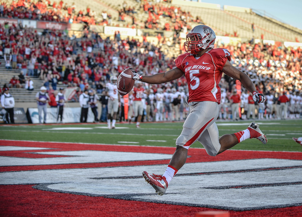 New Mexico running back Kasey Carrier goes into the endzone on the first drive Saturday vs UNLV. (Albuquerque Journal Roberto E. Rosales)