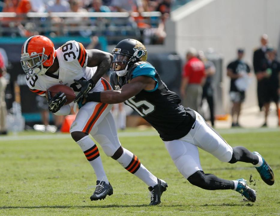 Tashaun Gipson's two interceptions highlighted performances by Cowboy Alumni in week 7. (Photo credit: AP Images)